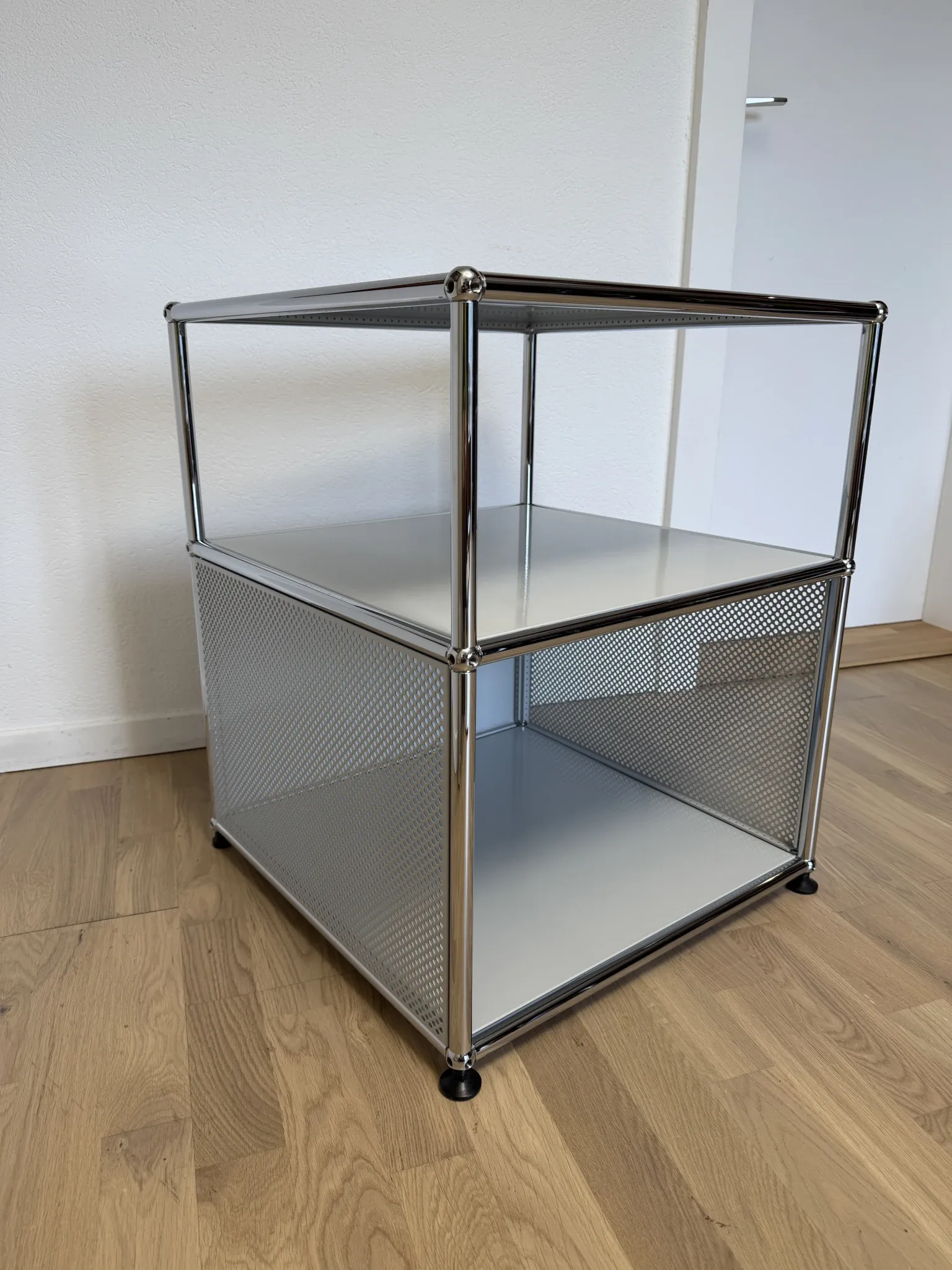 USM Haller side table in light grey
