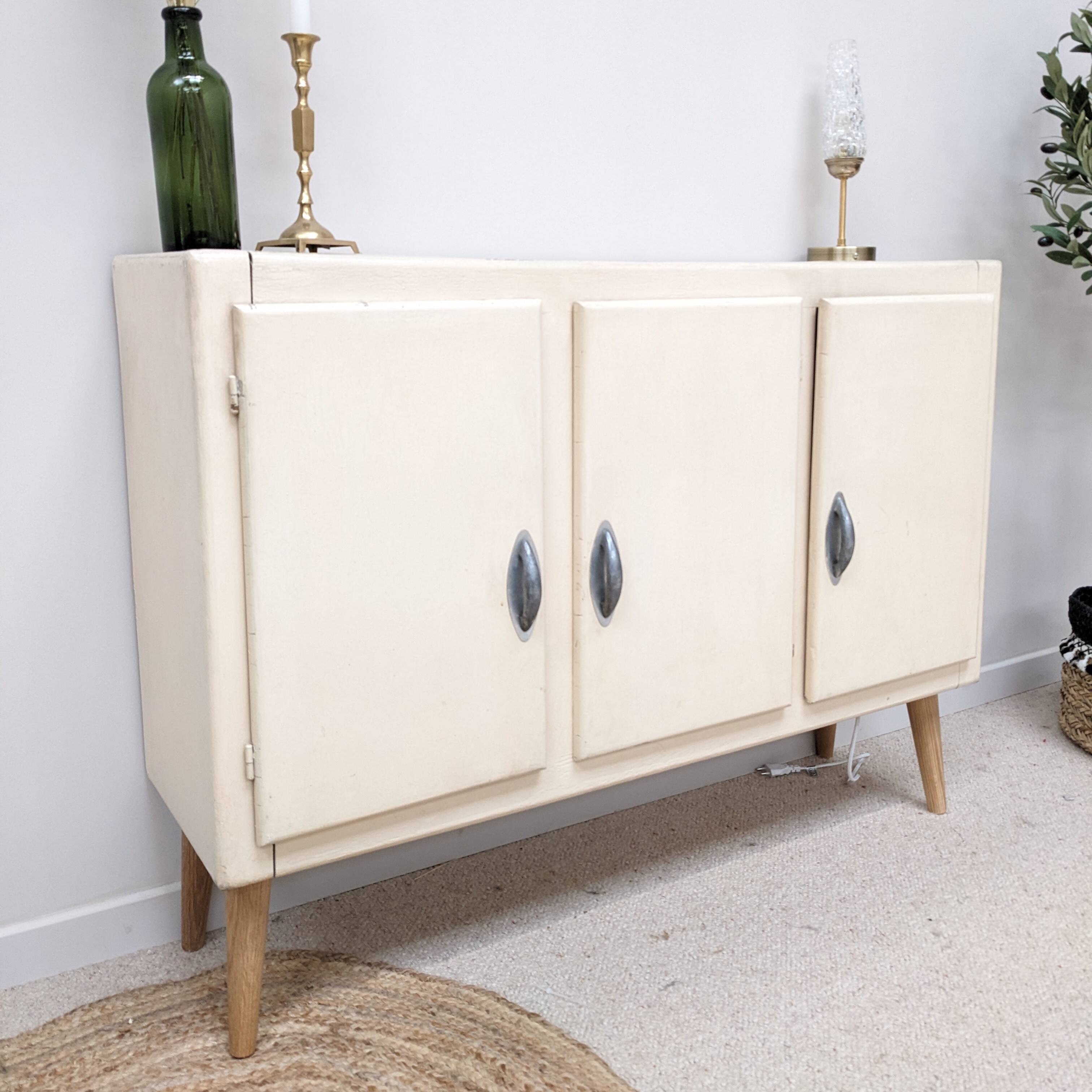 Mado beige sideboard