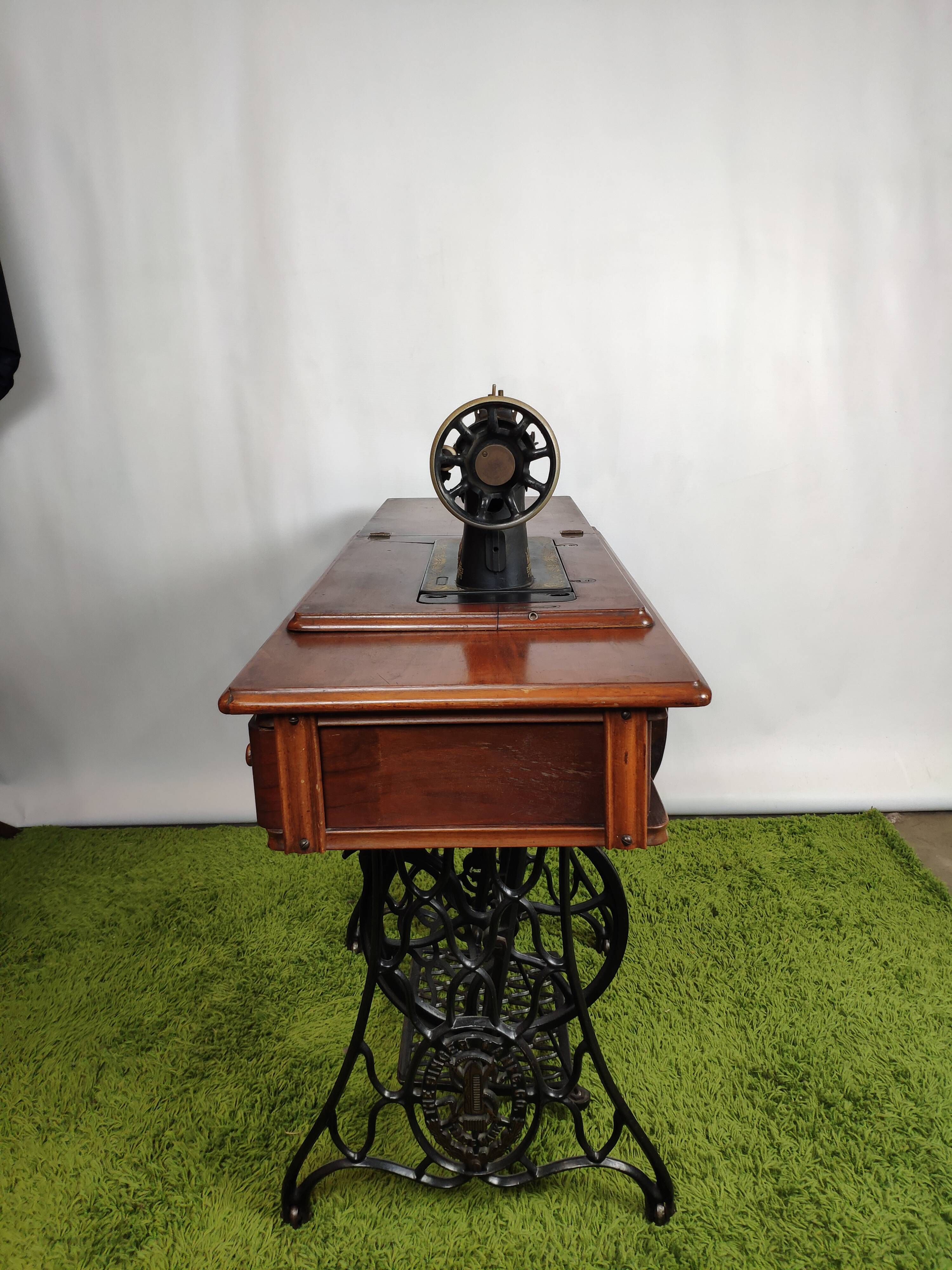 Singer sewing machine furniture