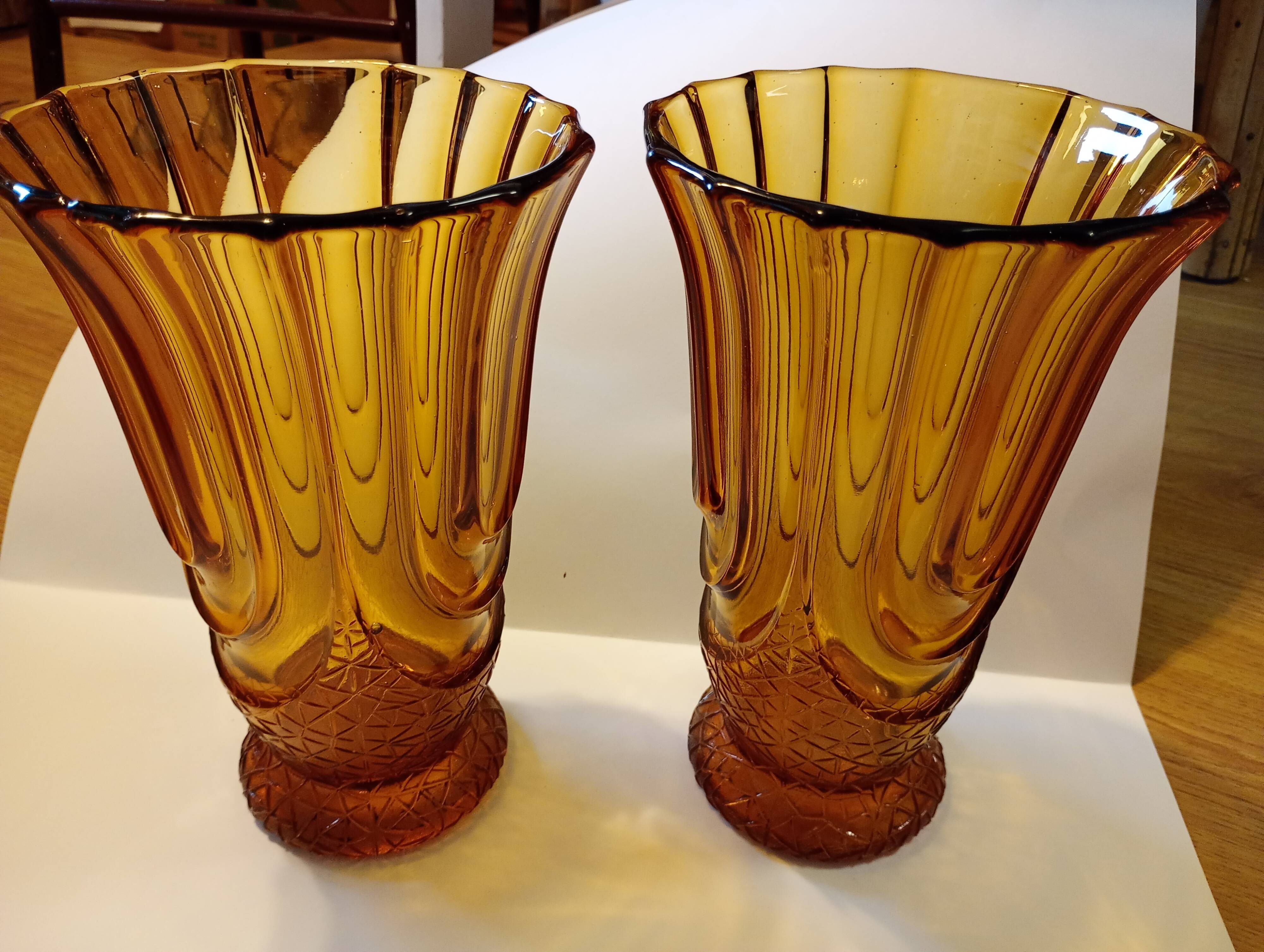 Pair of amber vases made in Belgium "Henri Heemskerk" art deco circa 1930