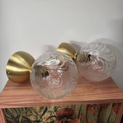 Paire d’appliques murales - ou plafonniers - boules