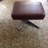 Low swivel stool