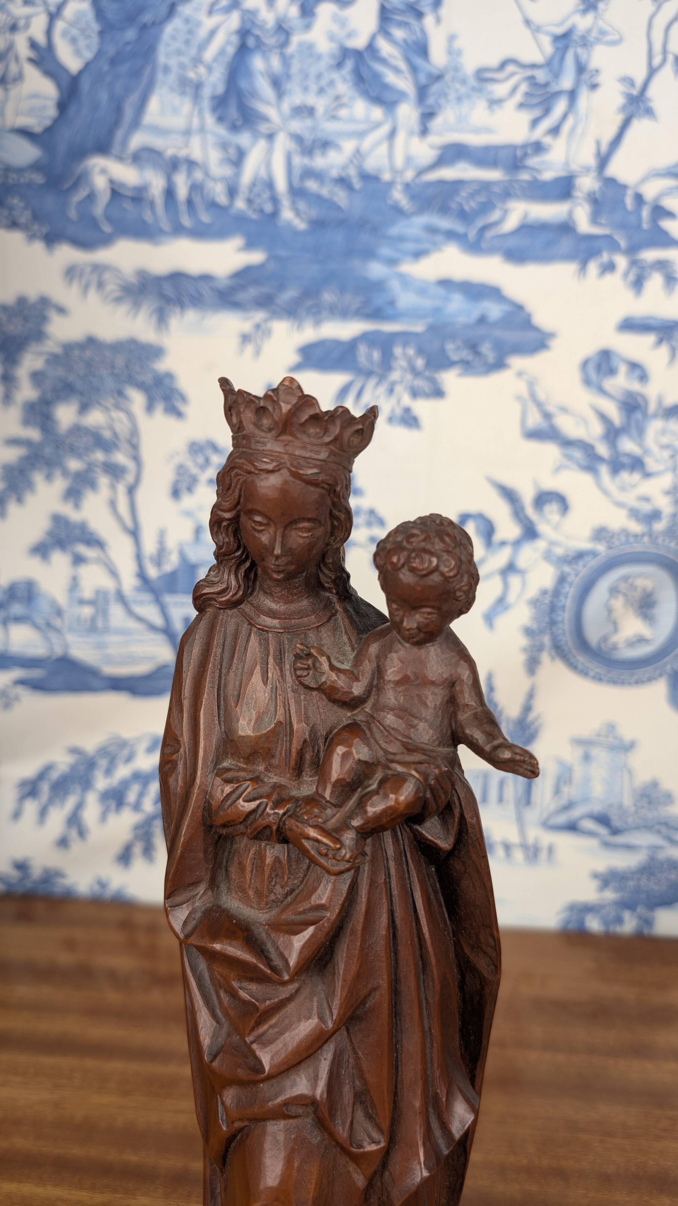 Virgin and Child in resin imitation patinated wood, Neo-Gothic style