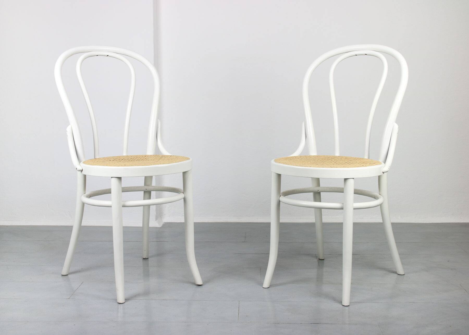 No. 18 White Chairs by Michael Thonet, Set of 4