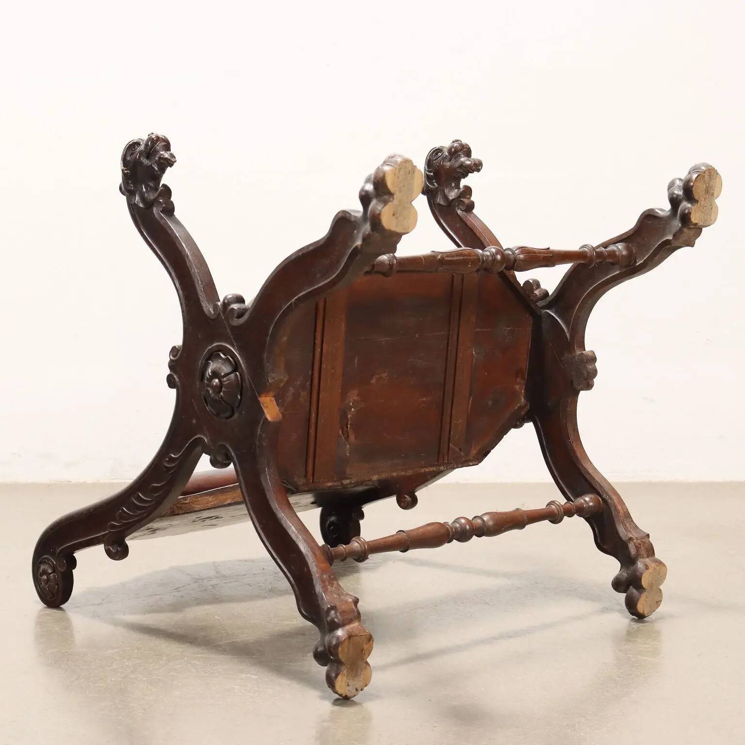 Antique neo-Renaissance chair in wood and leather, 20th century