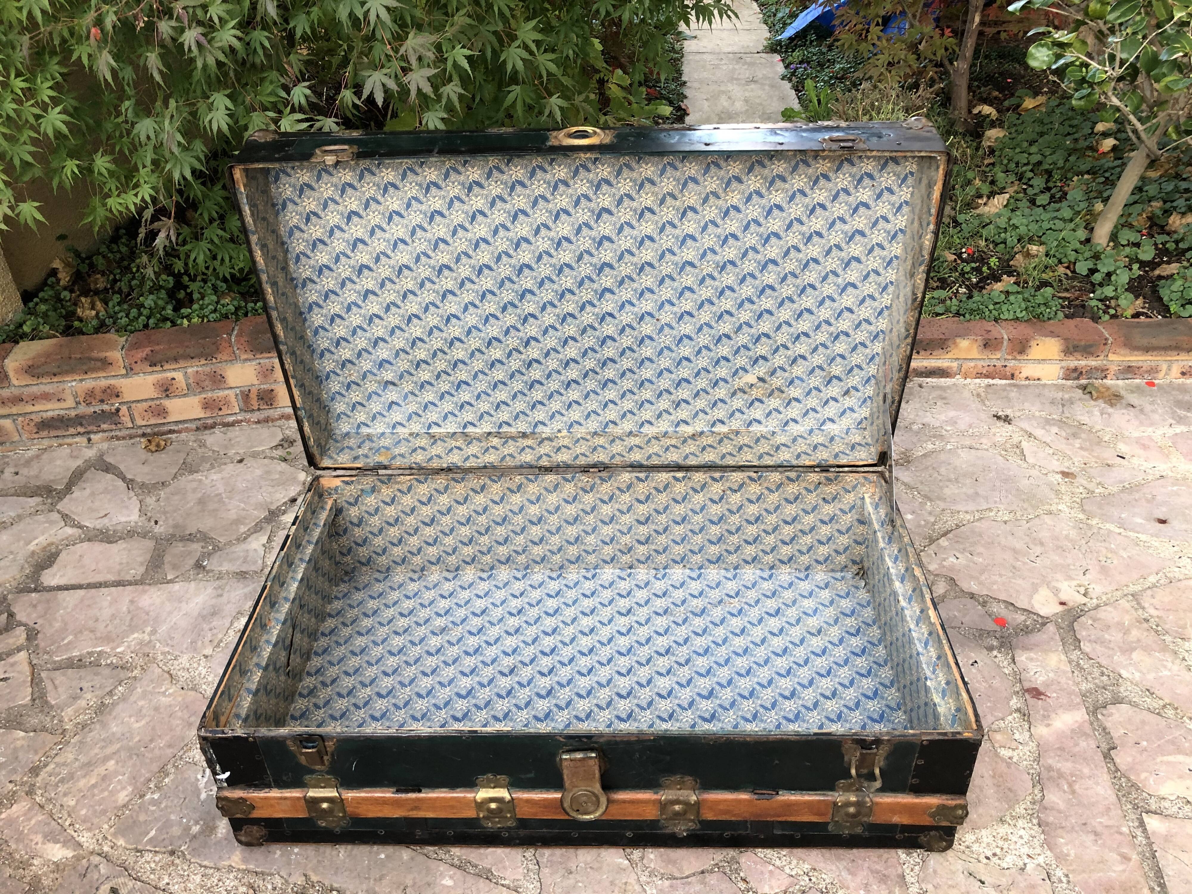 Metal and wood trunk