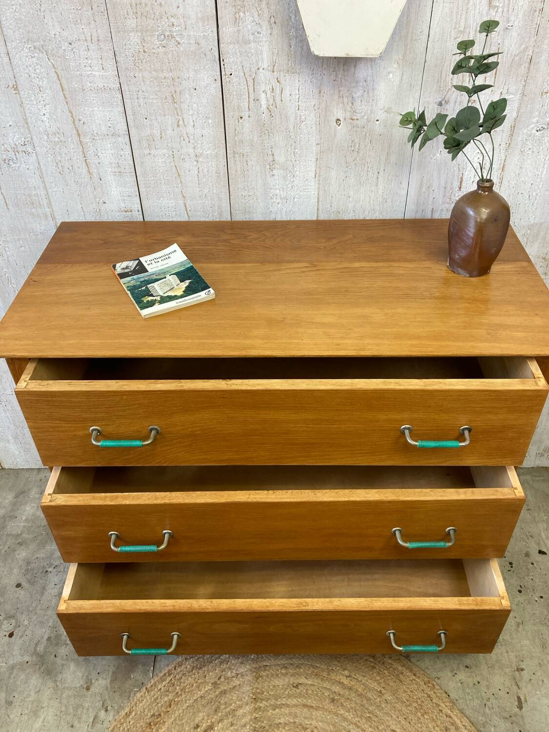 Commode vintage pieds compas
