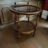 Pedestal table
