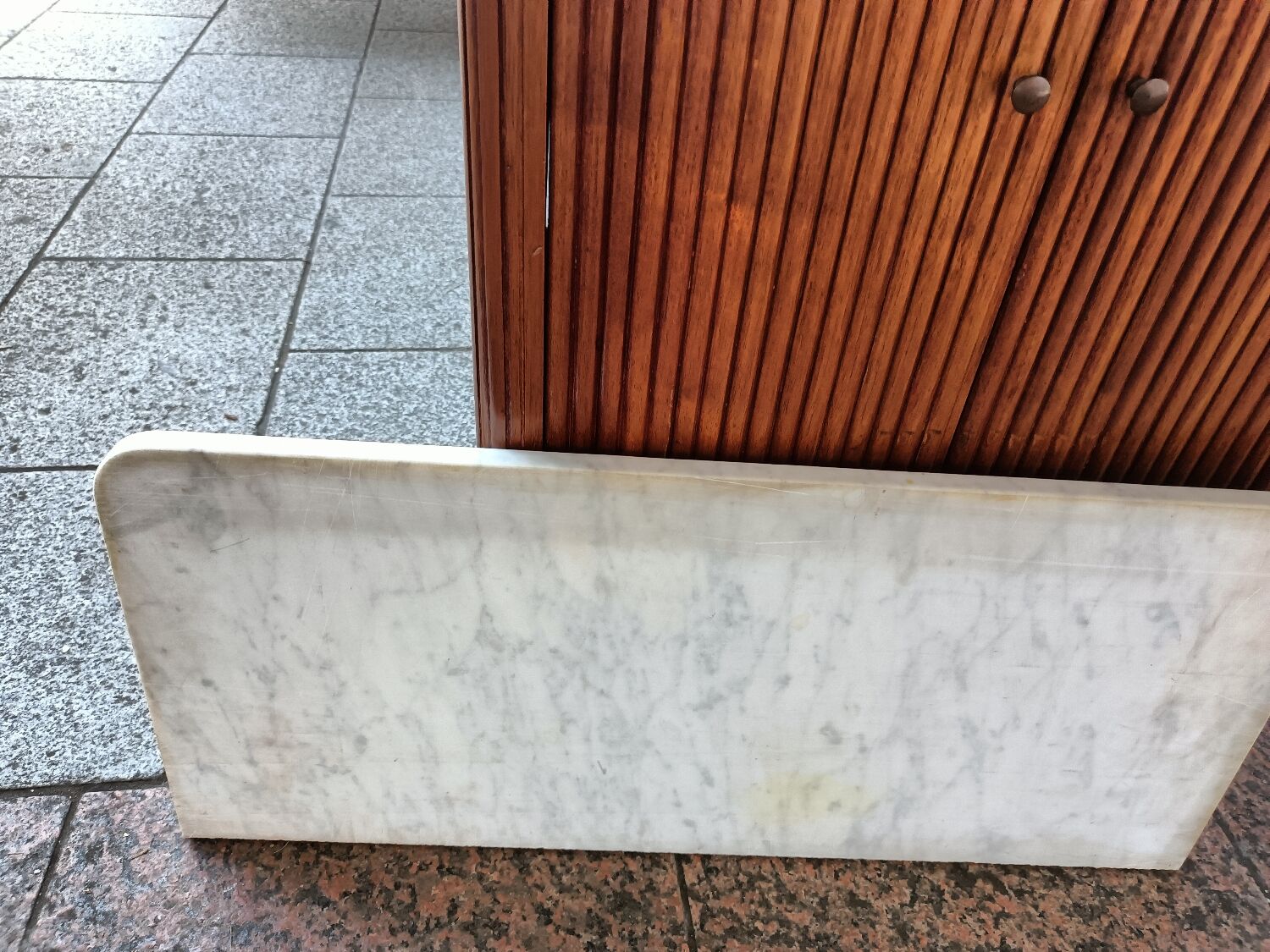 Bookcase forming showcase styleLouis XVI marble top