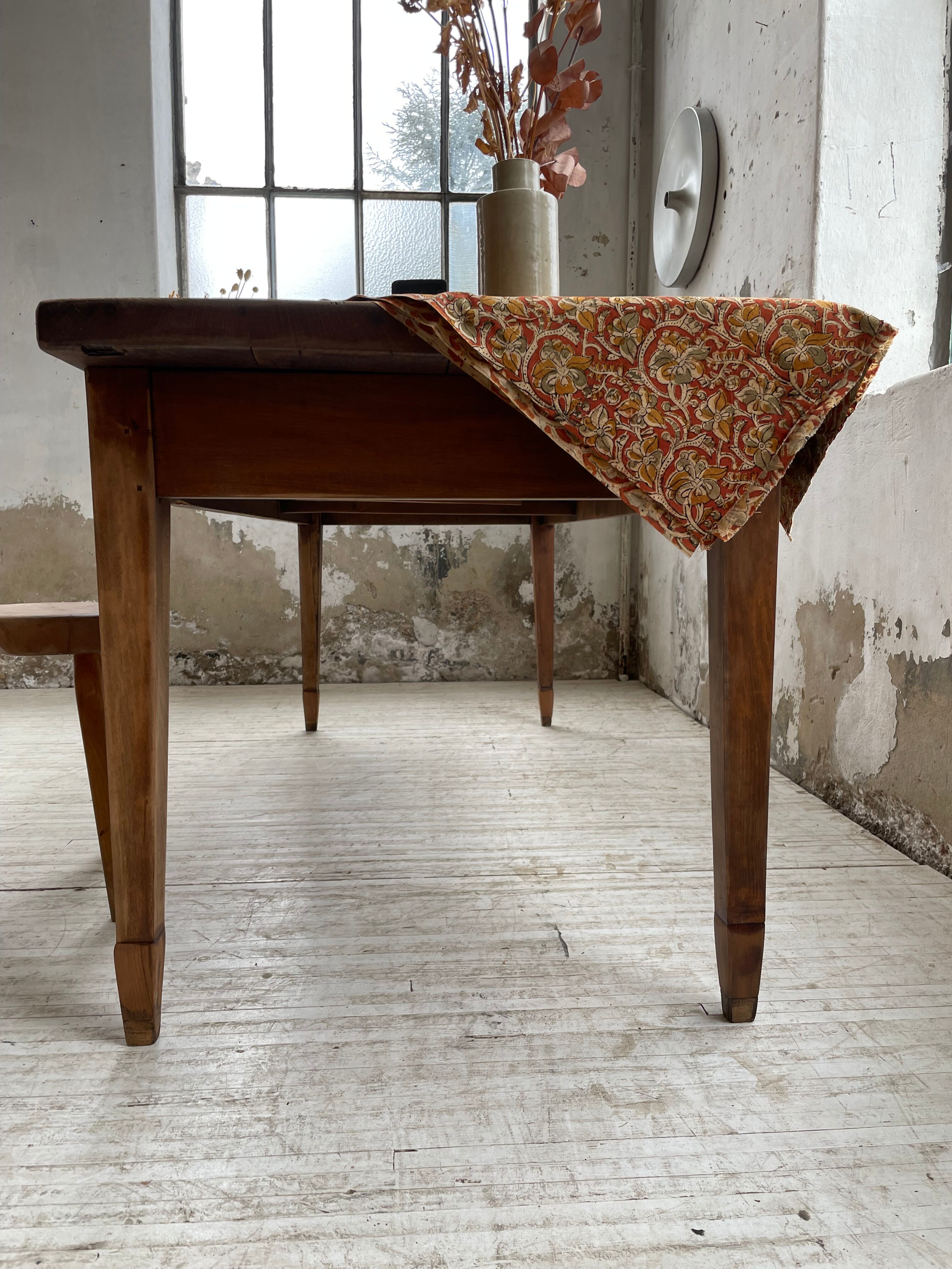Farmhouse table in oak and walnut 2m