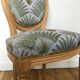Chaise de style Louis XVI médaillon