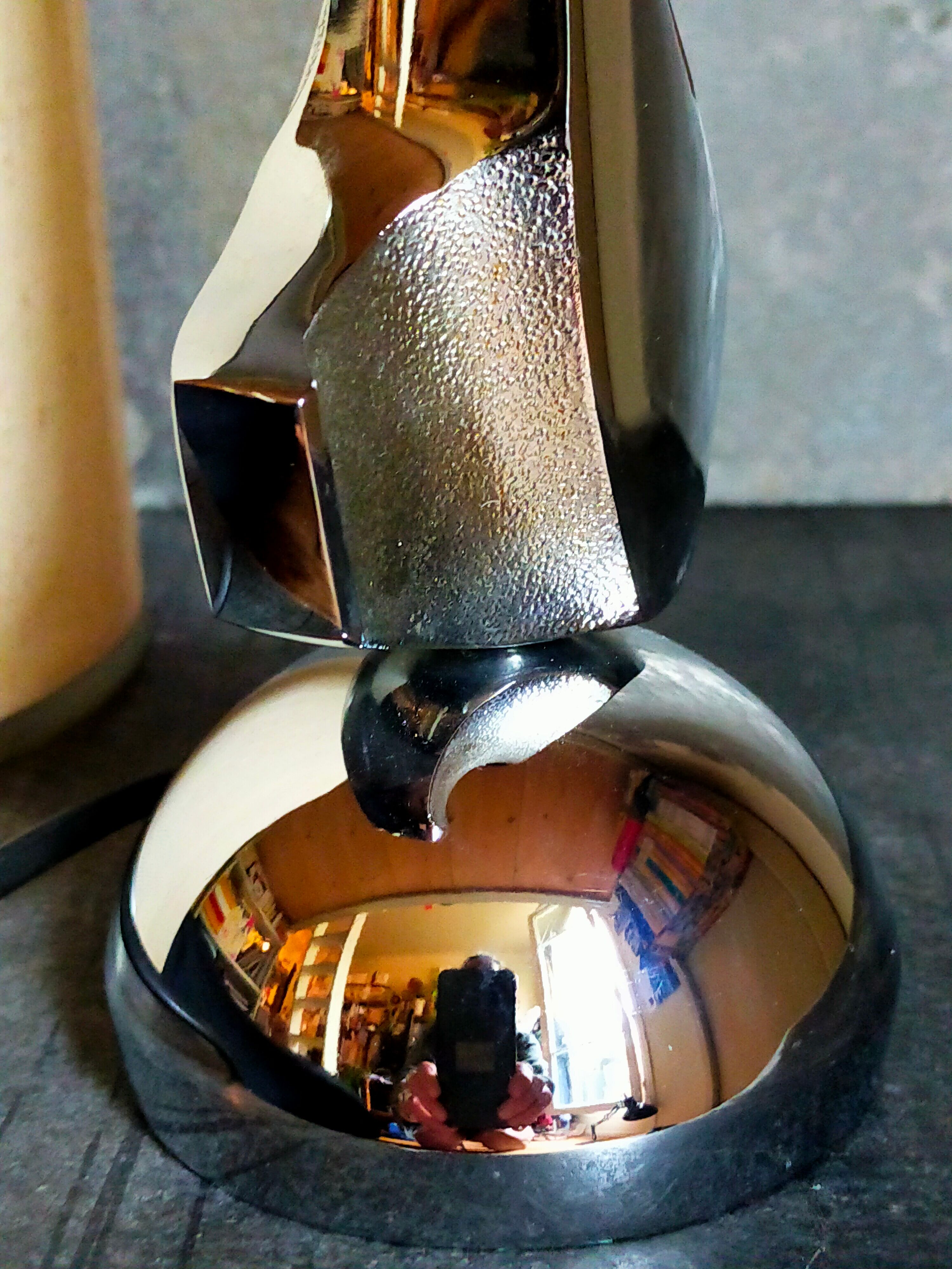 Lampe moderniste métal chromé années 70, abat-jour en toile beige