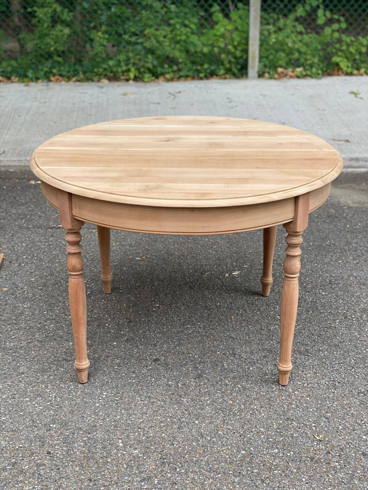 Table à manger ronde extensible Louis Philippe décapée en merisier massif 1