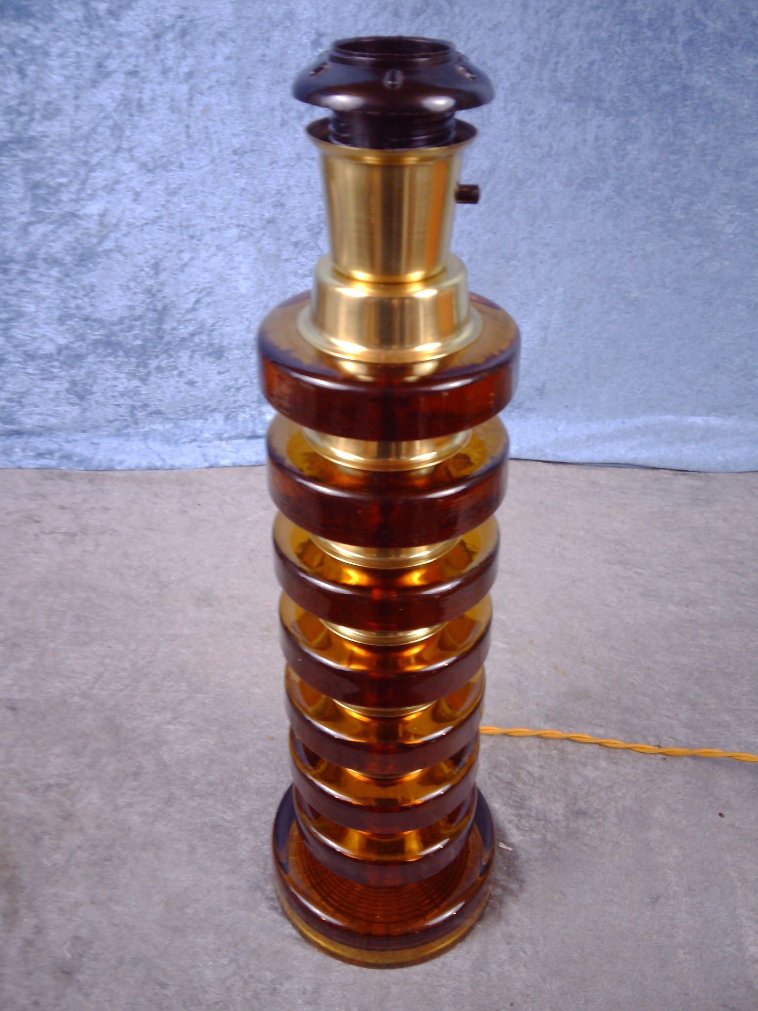 Glass and brass tablelamp from Möllers Armaturfabrik Eskilstuna, Sweden. 1970's.