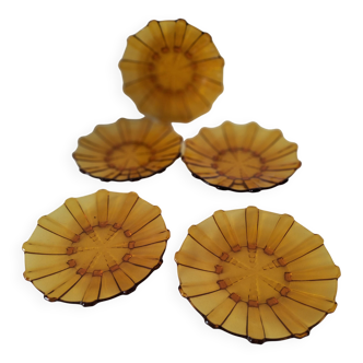 Ensemble 5 assiettes verre pressé moulé couleur ambre
