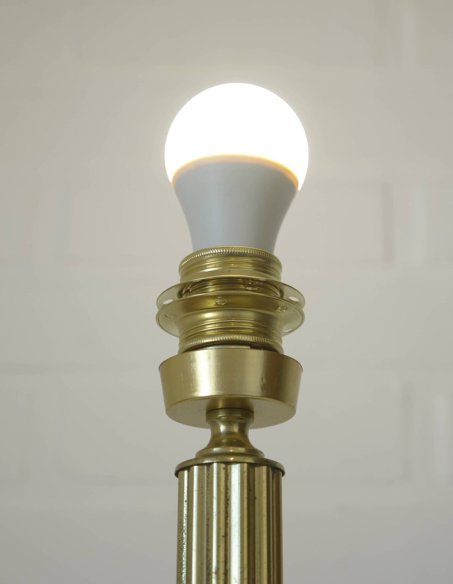 Vintage Brass Table Lamp Base / Hollywood Regency Lamp / Neoclassical Light