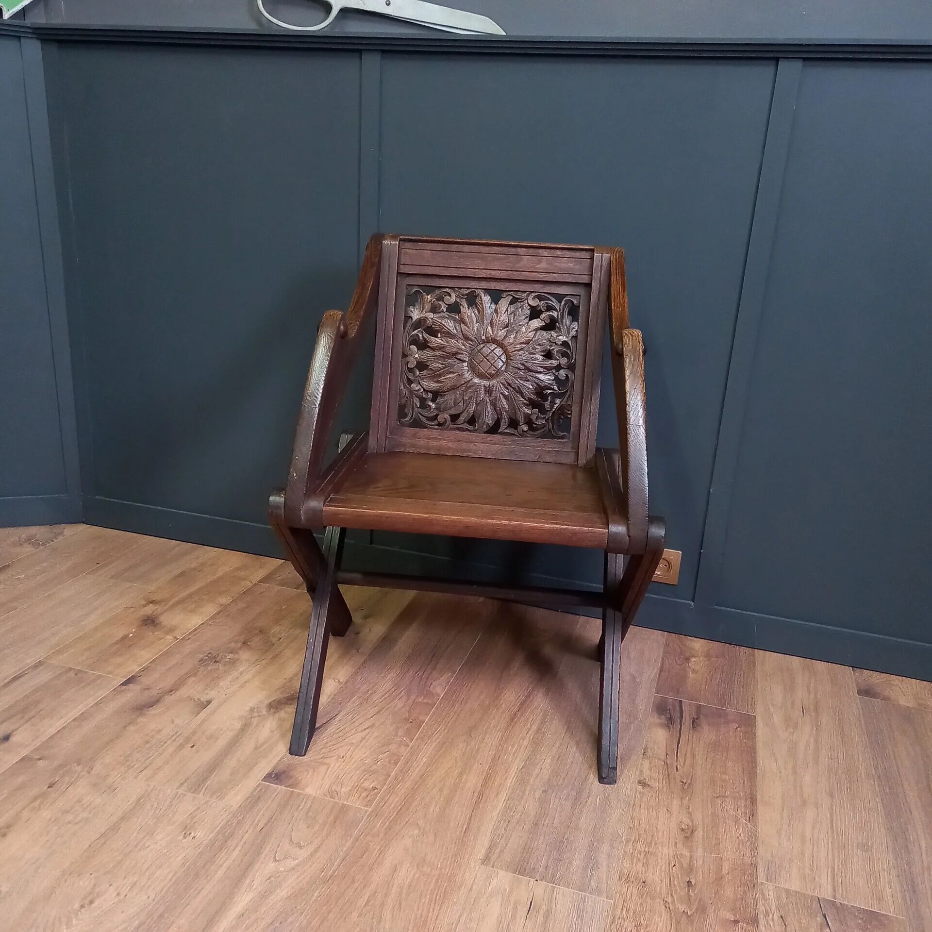 Antique Glastonbury priest chair