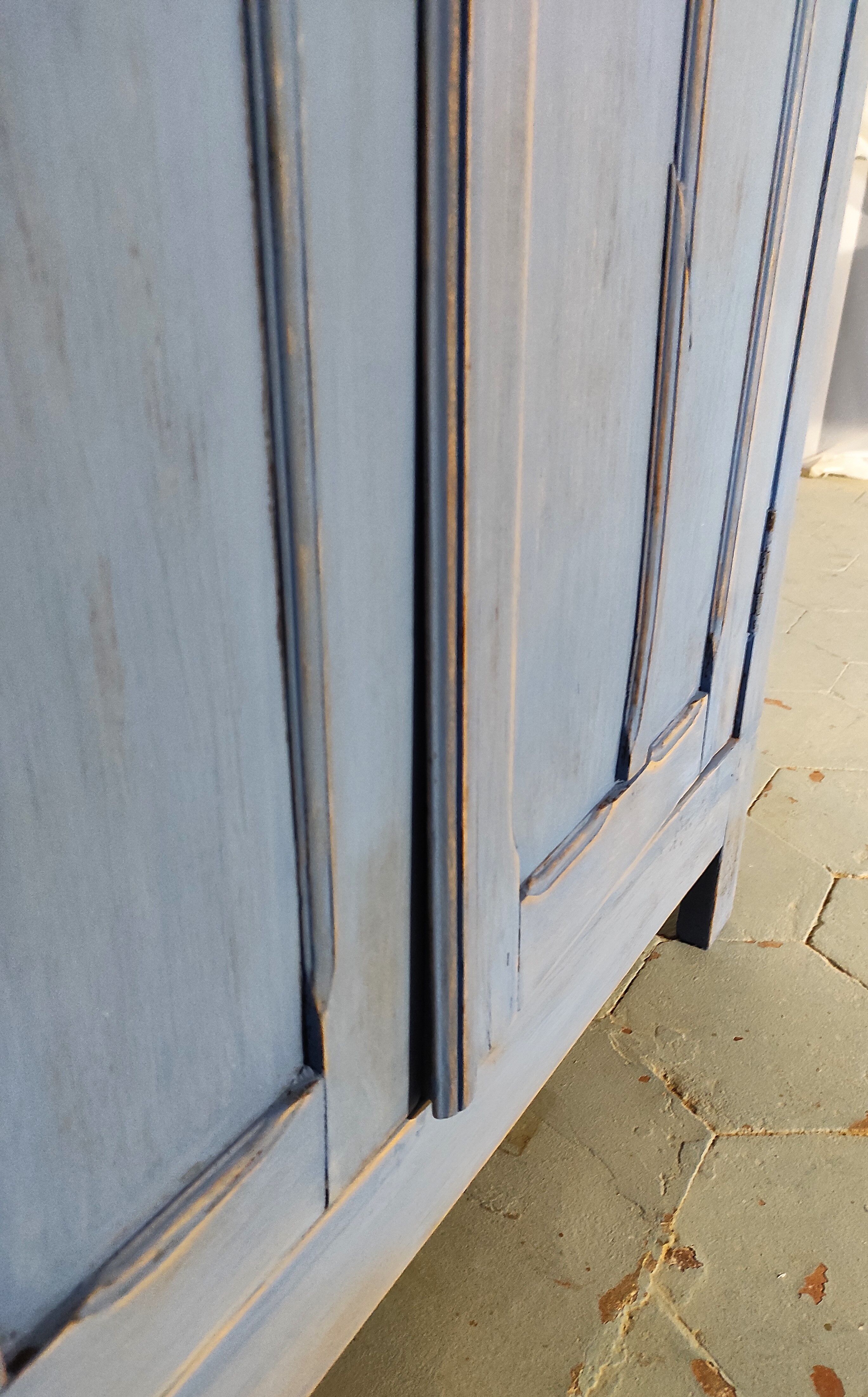 Armoire parisienne