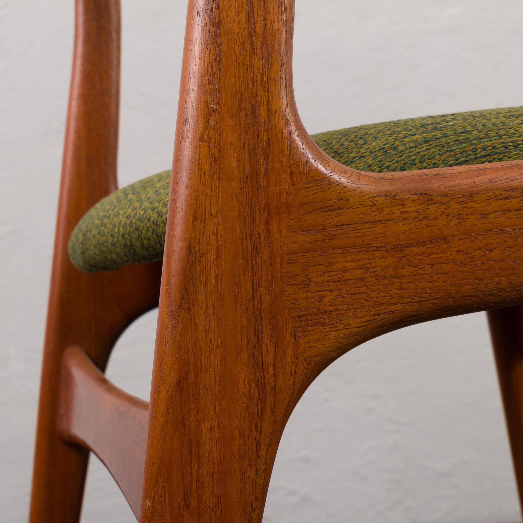 Johannes Andersen teak chair model U20 for Uldum, Denmark 1960s