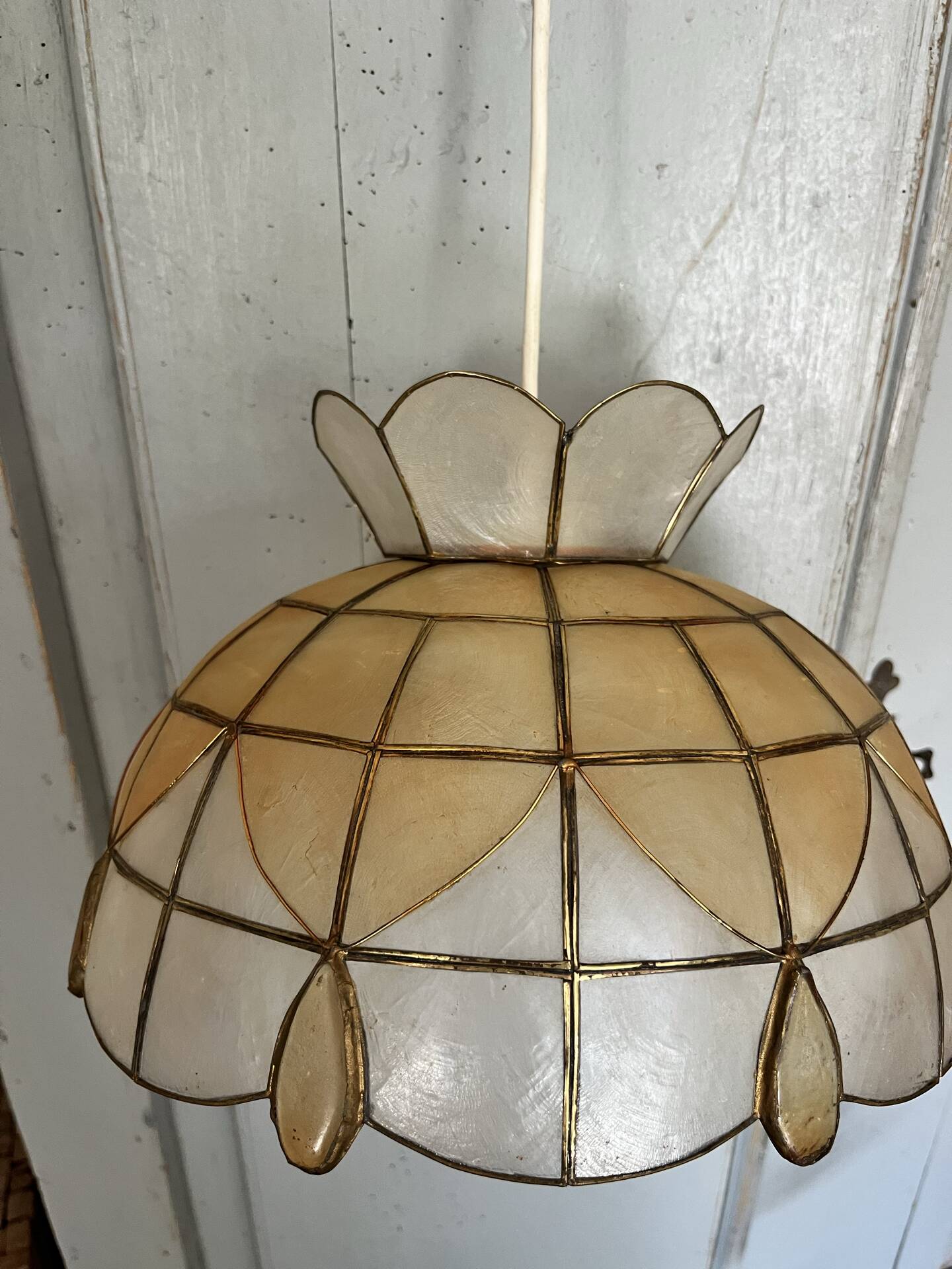 Mother-of-pearl pendant
