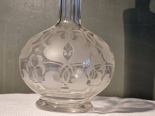 Superbe Carafe ancienne en cristal décor dégagé à l'acide