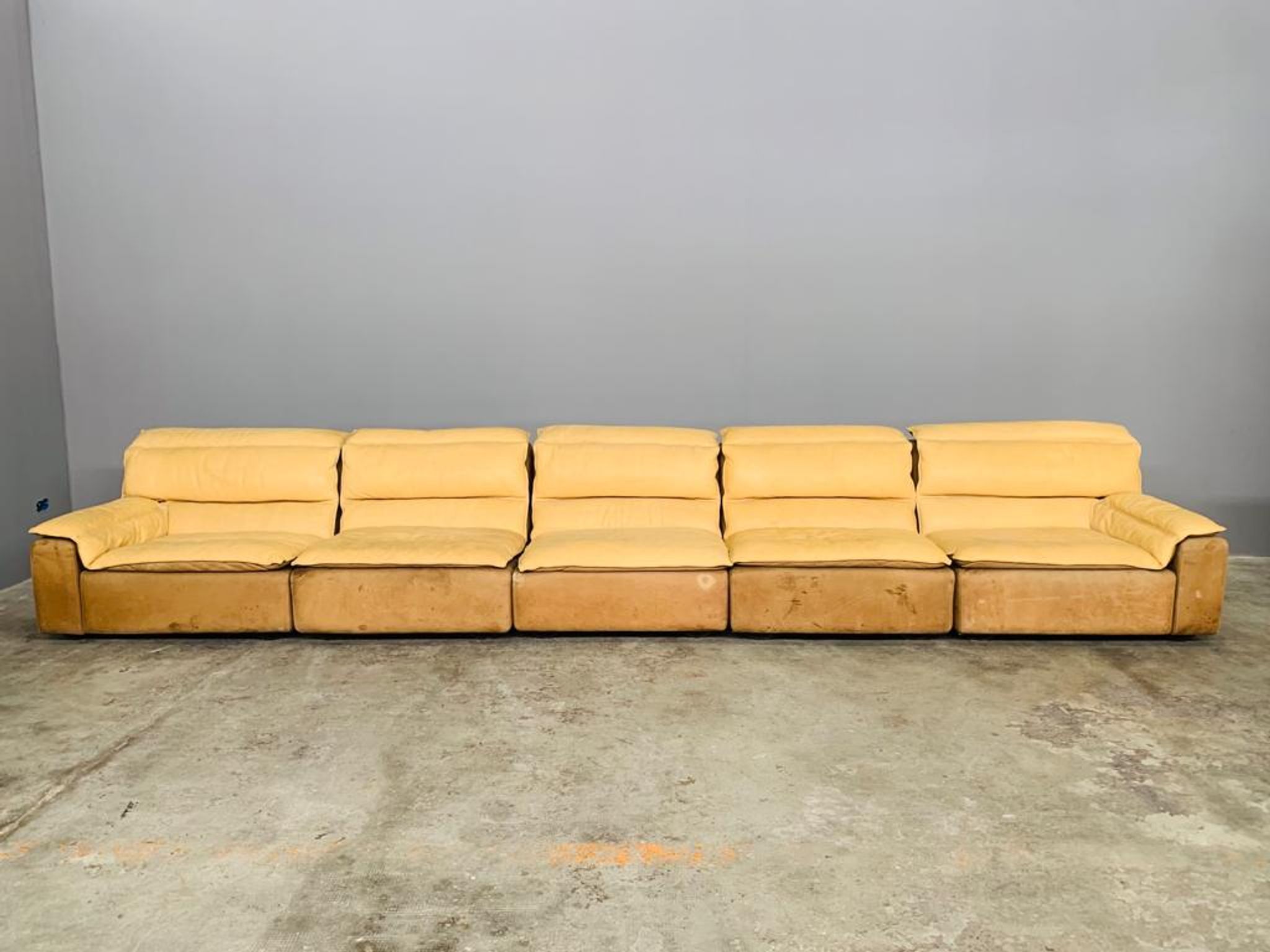 Bogo sofa in leather and suede, by Carlo Bartoli for Rossi di Albizzate
