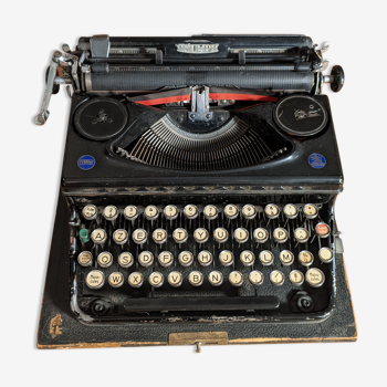 Triumph Perfekt typewriter