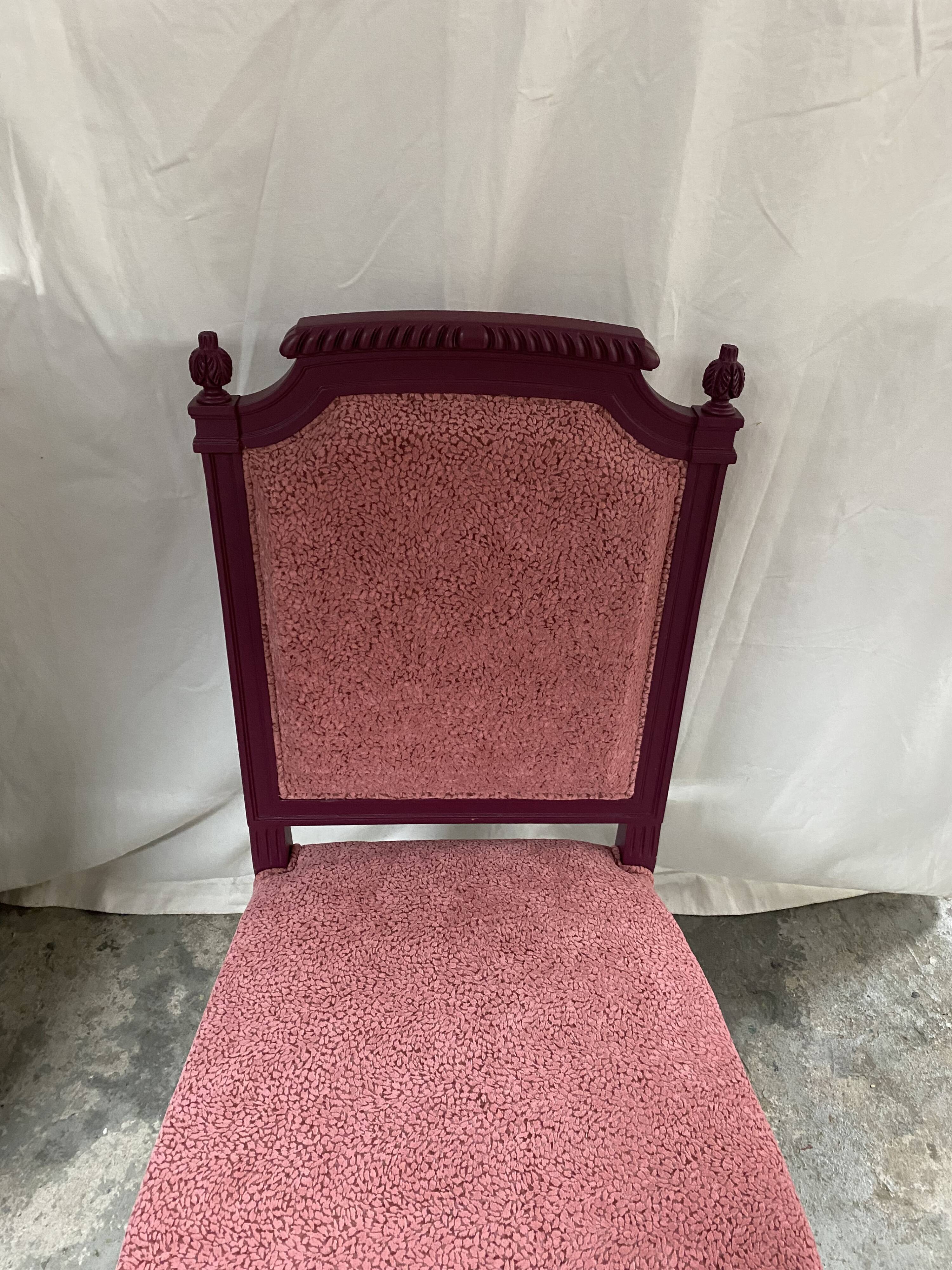 Corner pink chair