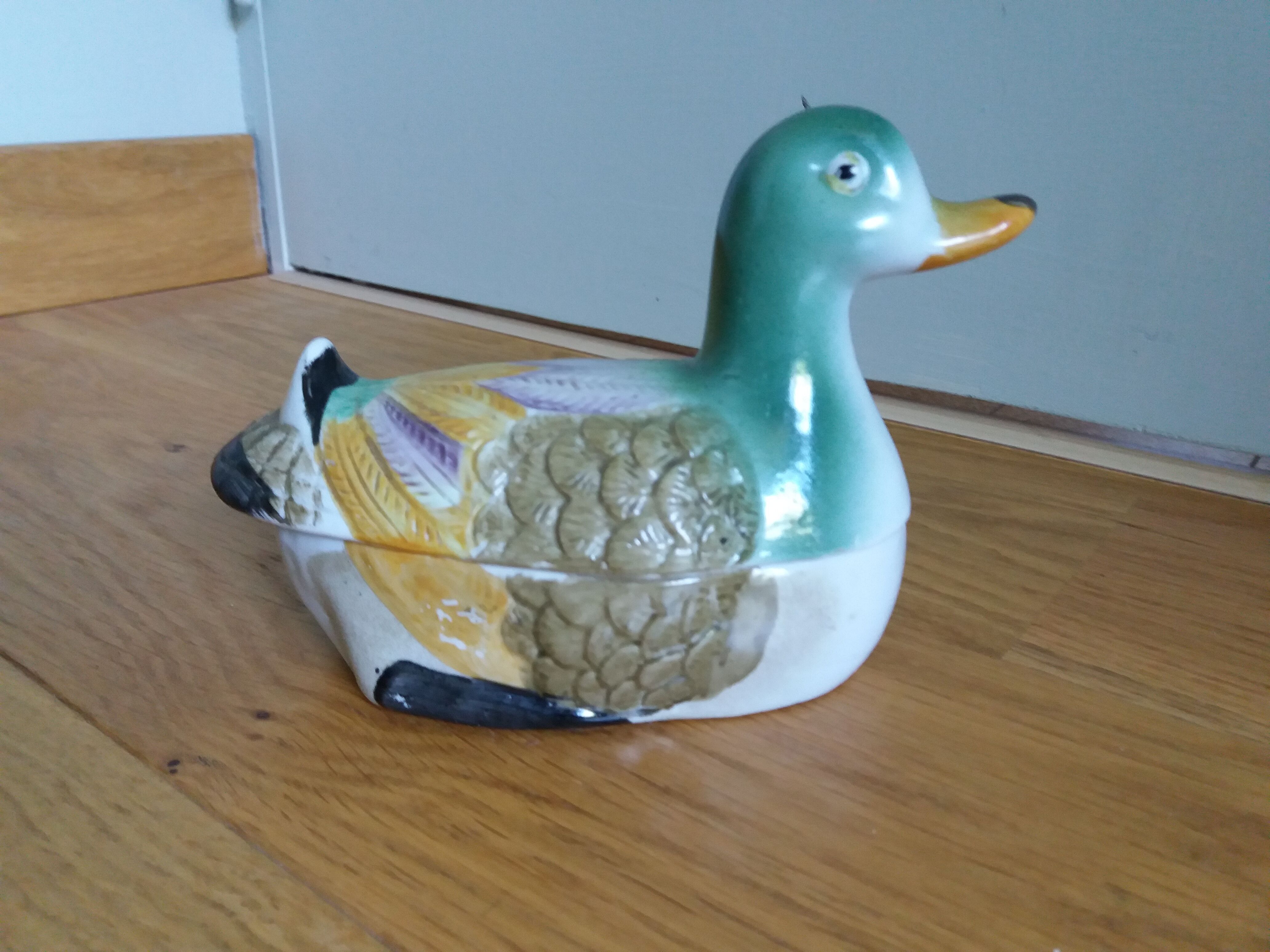 Duck empty-pocket ceramic slurry signed YR