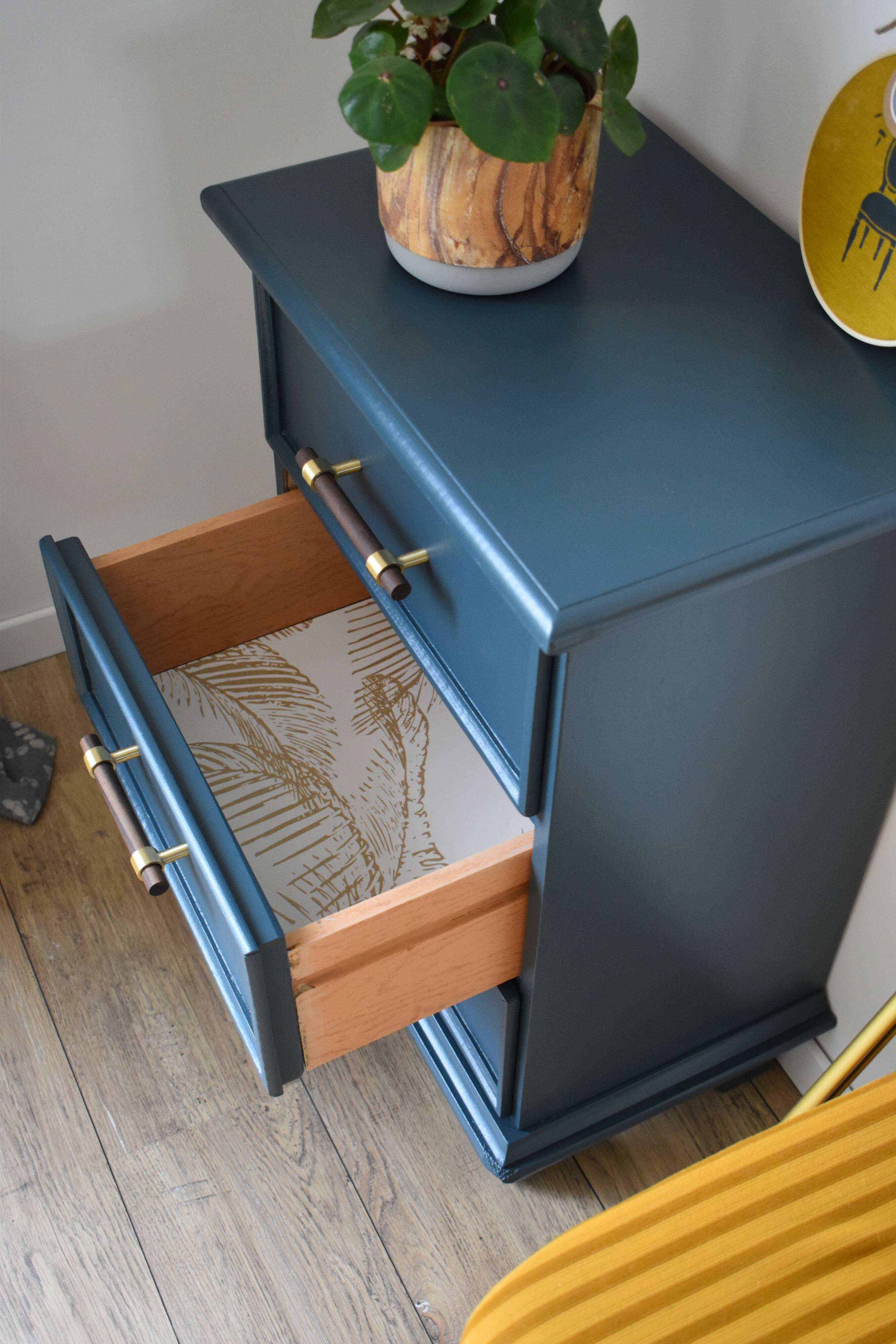 Chest of drawers three drawers