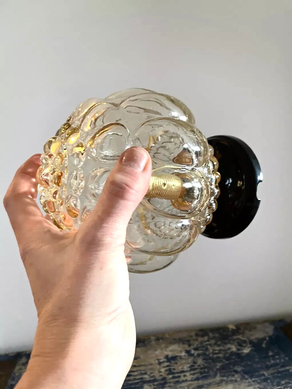 Wall lamp in gilded bubble glass