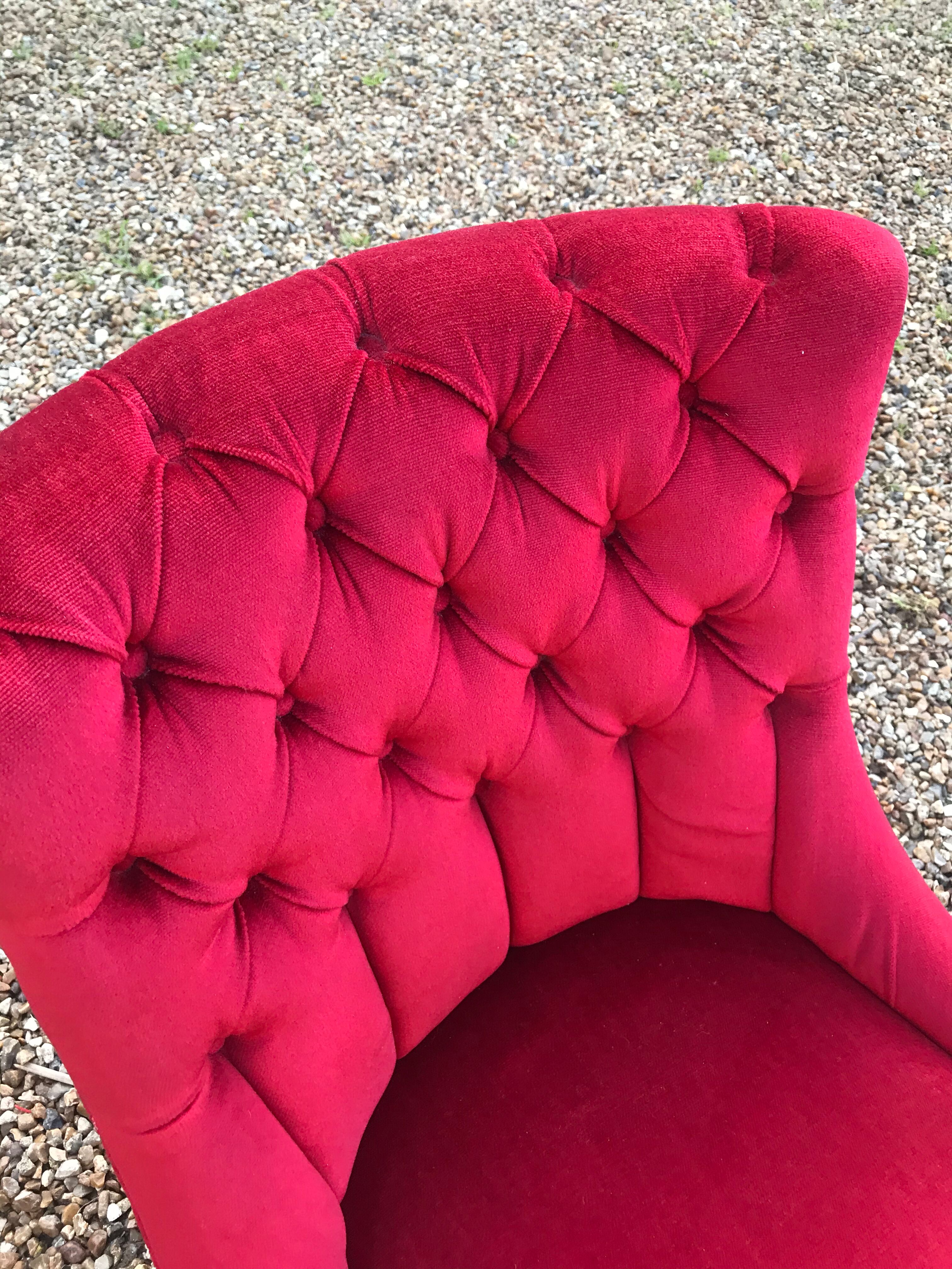 Red velvet toad chair