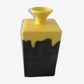 Vase soliflore en grès èmaillè noir et coulures jaunes