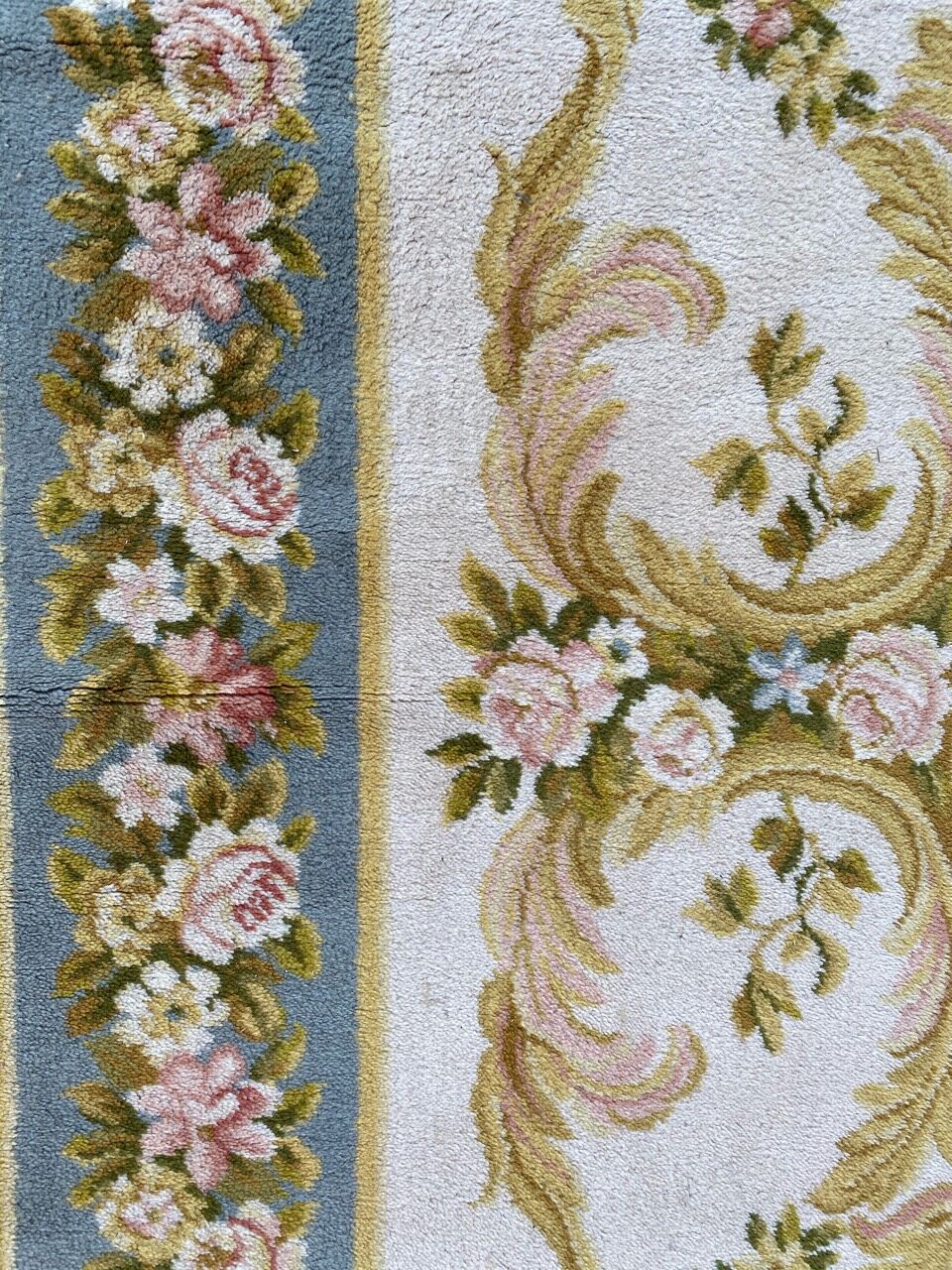 Vintage soapy style carpet with 200x300