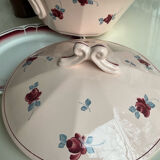 Saint Amand soup tureen, Pompadour model