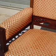 Ancienne banquette en bois et velours orange