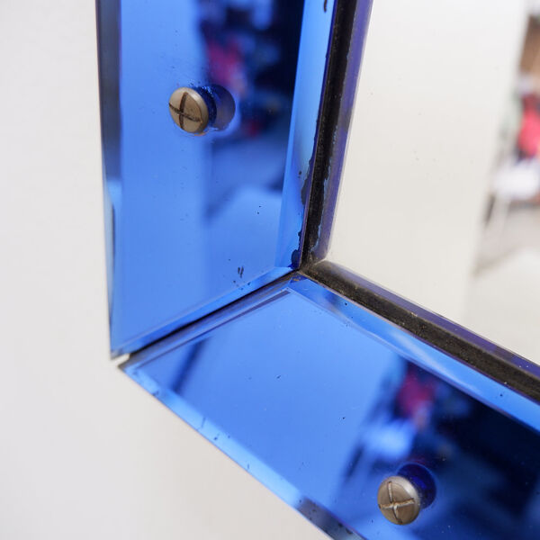 Miroir avec cadre en verre coloré attribué à Fontana Arte, Italie, vers 1950