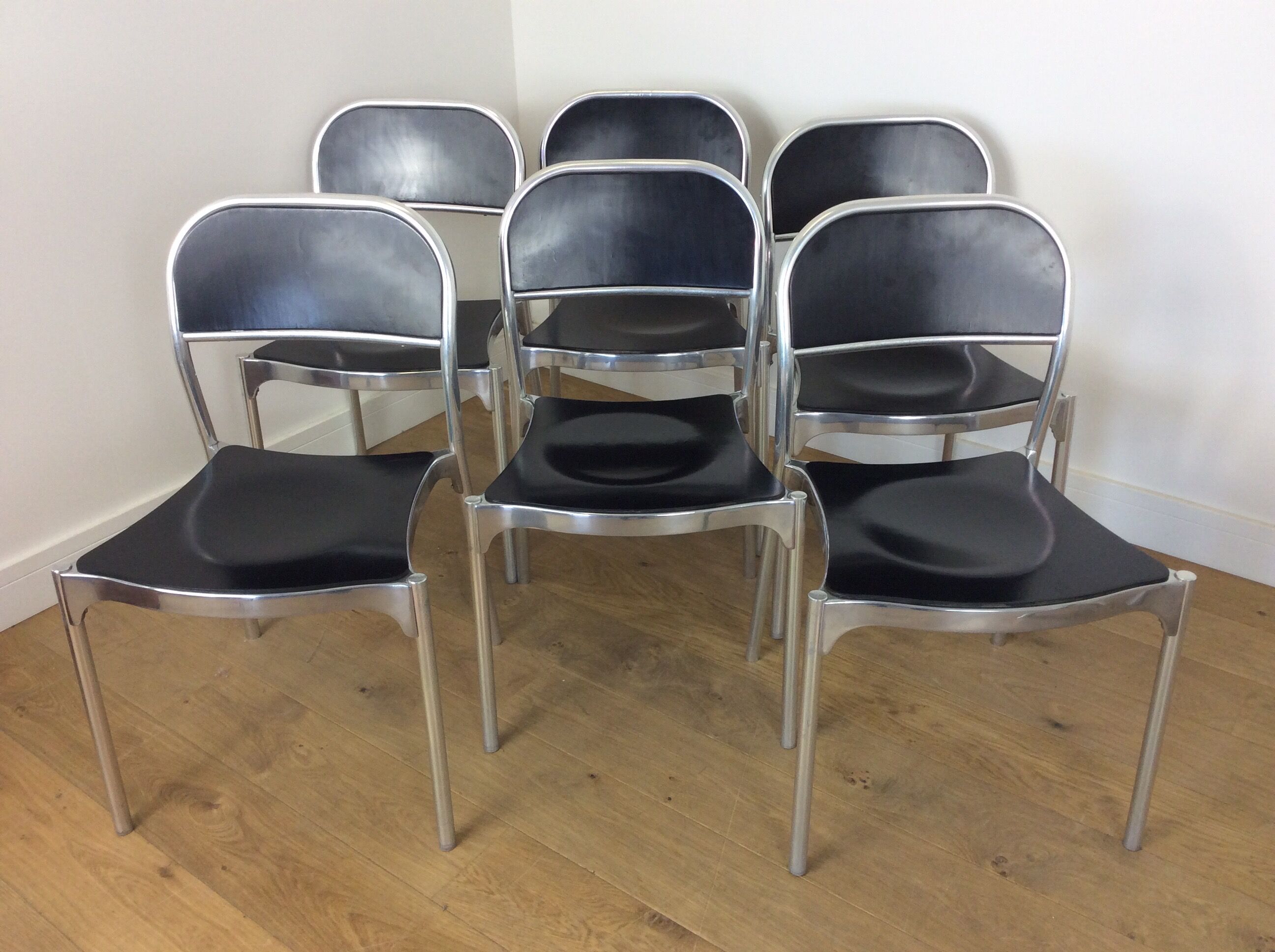 Table et chaises de milieu de siècle