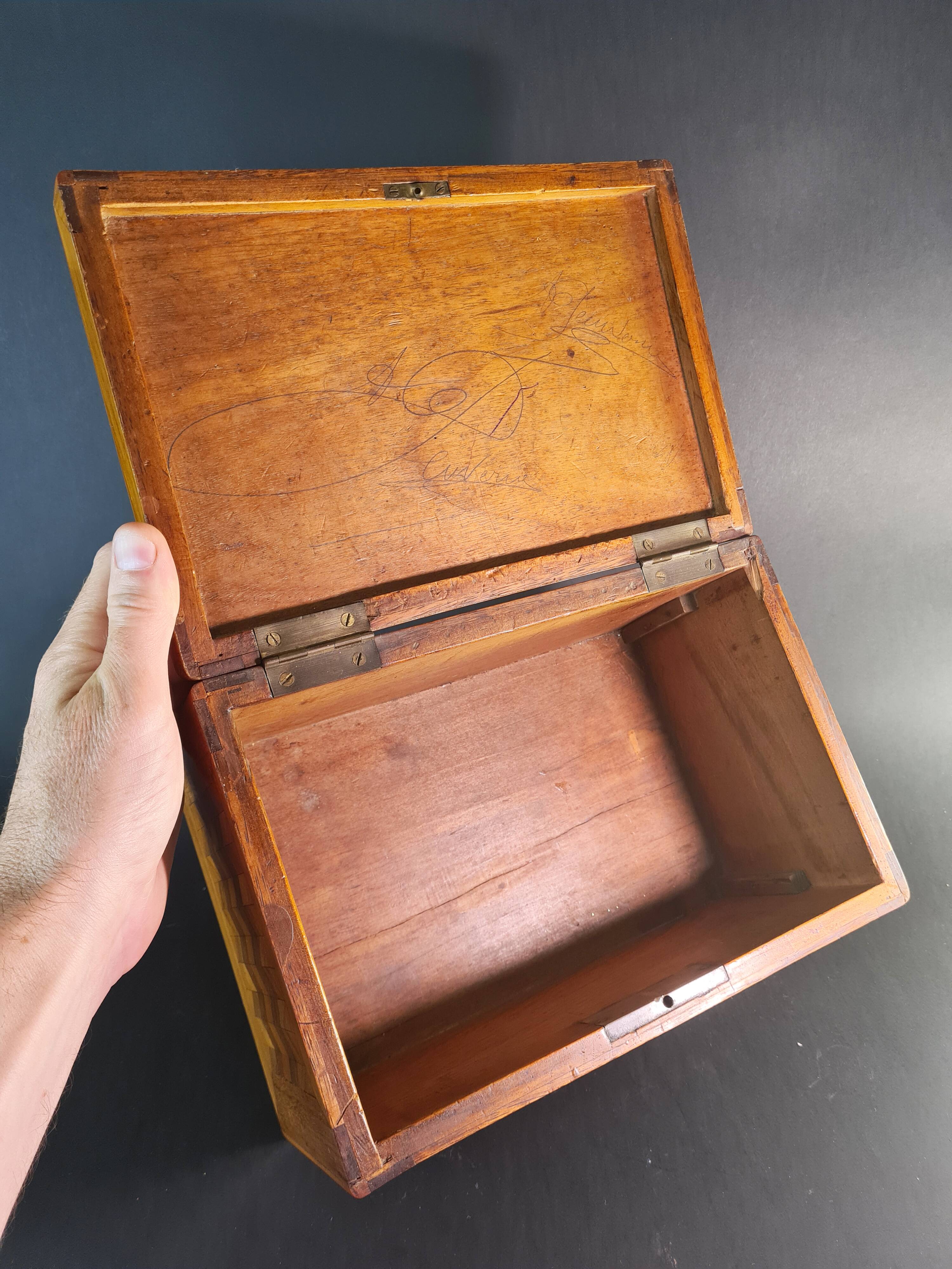 Marquetry Jewelry or Keepsake Box – Vintage Elegance in Pre-Cut Wood