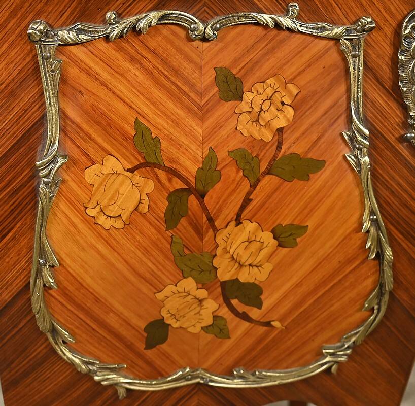 Pair of Bedside Tables in Rosewood and Marquetry, Louis XV style – Mid 20th century