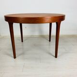 Extendable round table