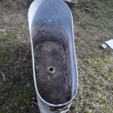 Basin in zinc