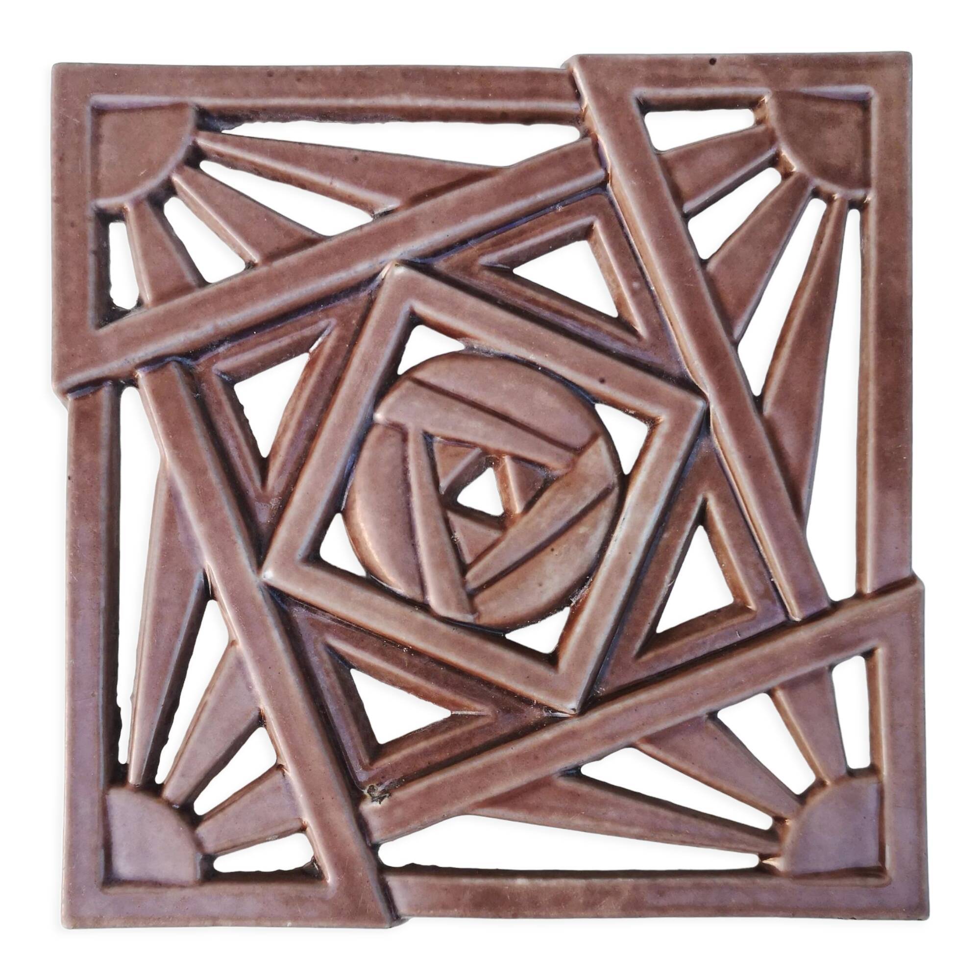 Art Deco trivia in enamelled cast iron