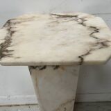 Veined marble presentation column, 20th century.