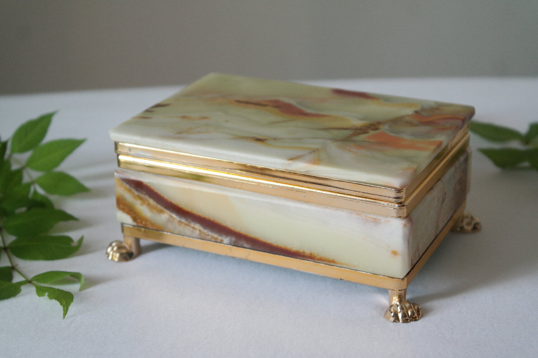 Boite à bijoux en albâtre