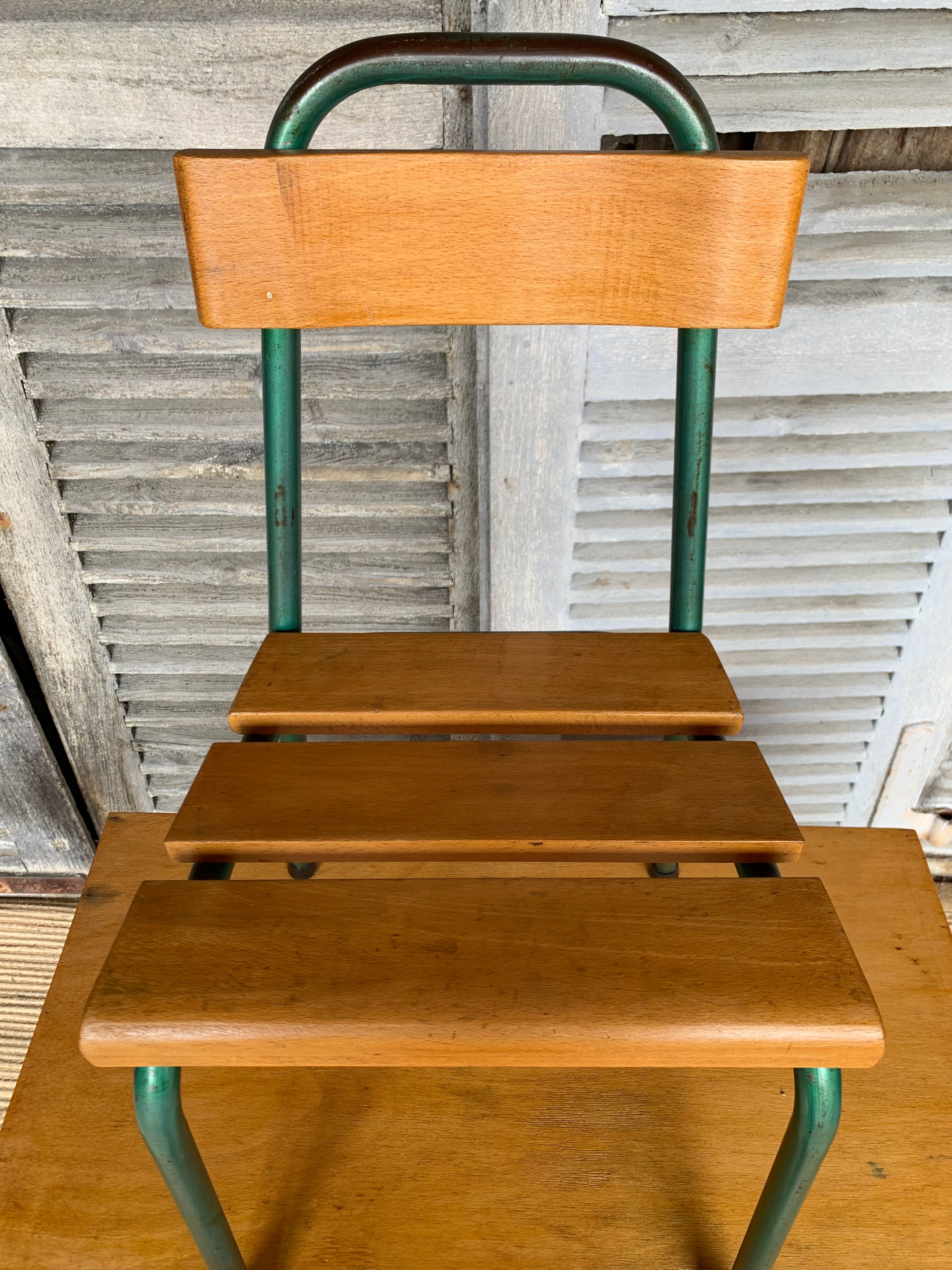 Bureau et chaise d’enfant des années 50