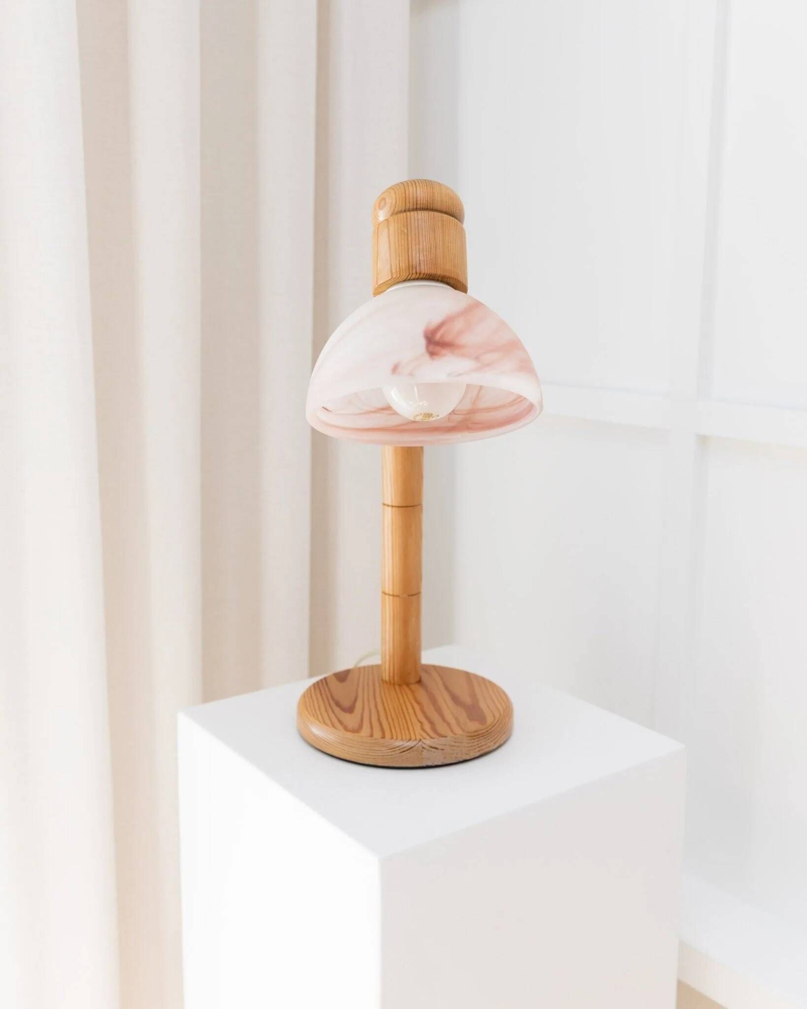 Solbackens Svarveri Pine Wood Table Lamp with Pink Ice Glass Shade – Mid Century 1960s
