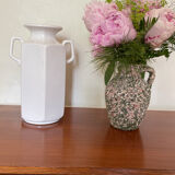 White ceramic ansé vase