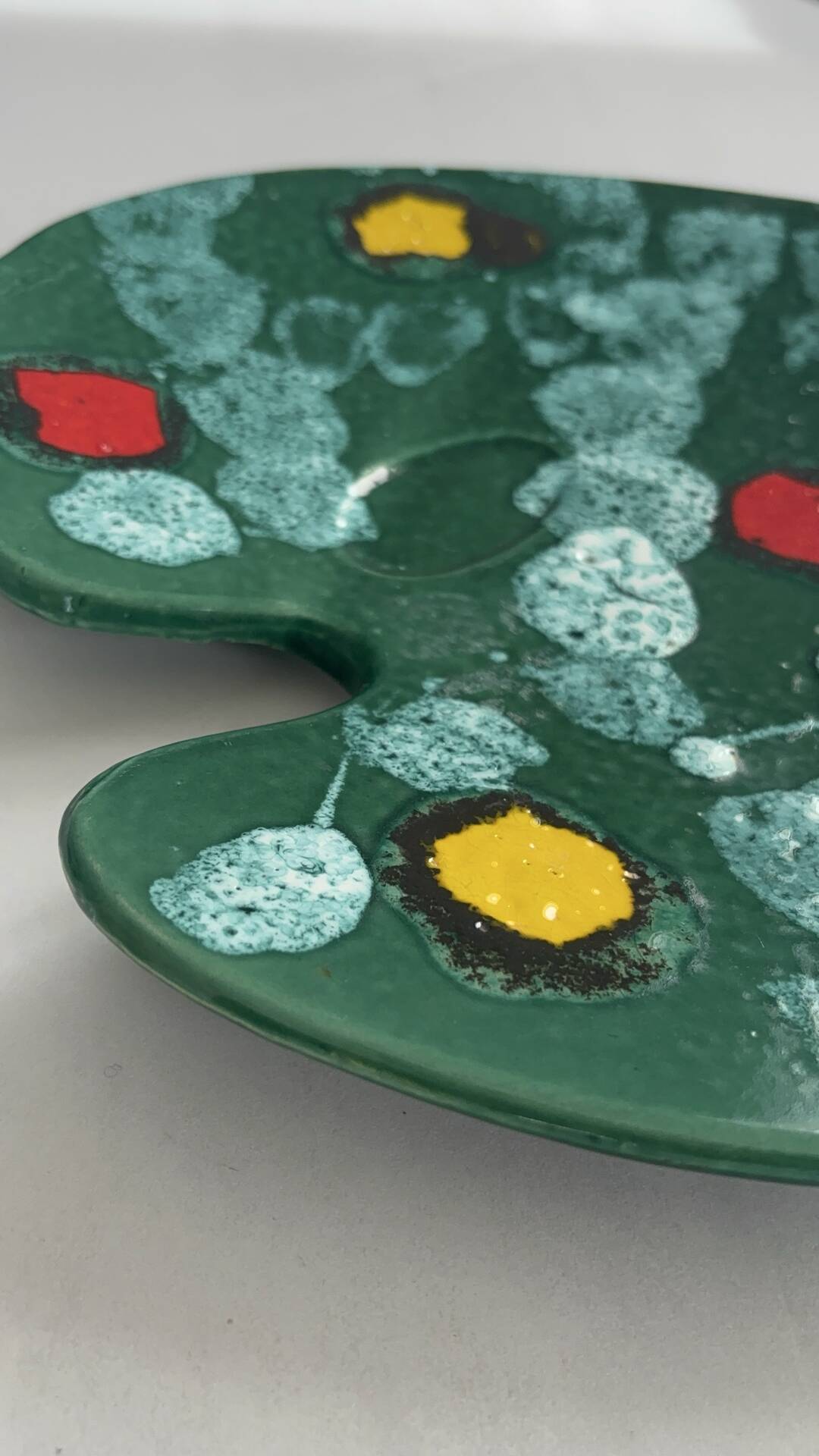 Vintage ceramic paint palette presentation plate | decorative bowl