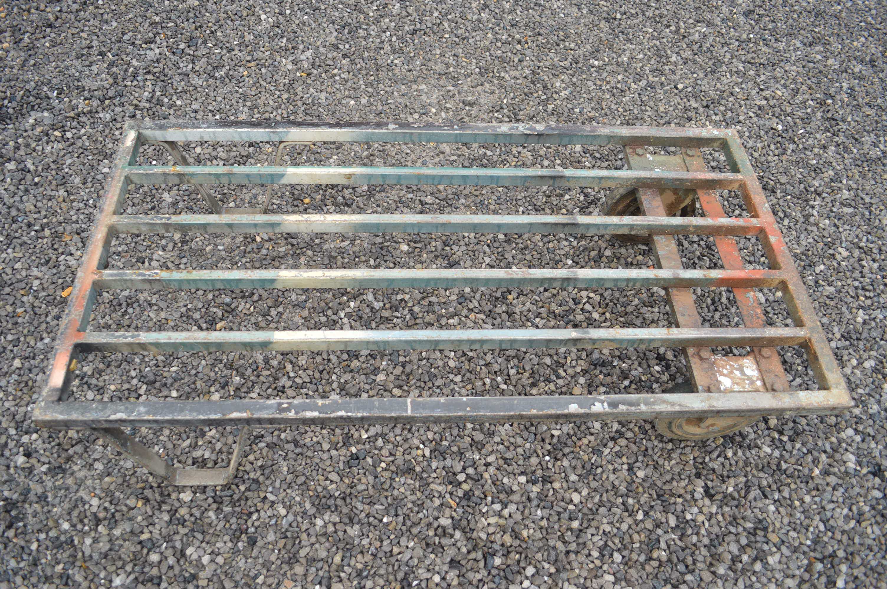 Coffee table / Iron industrial cart